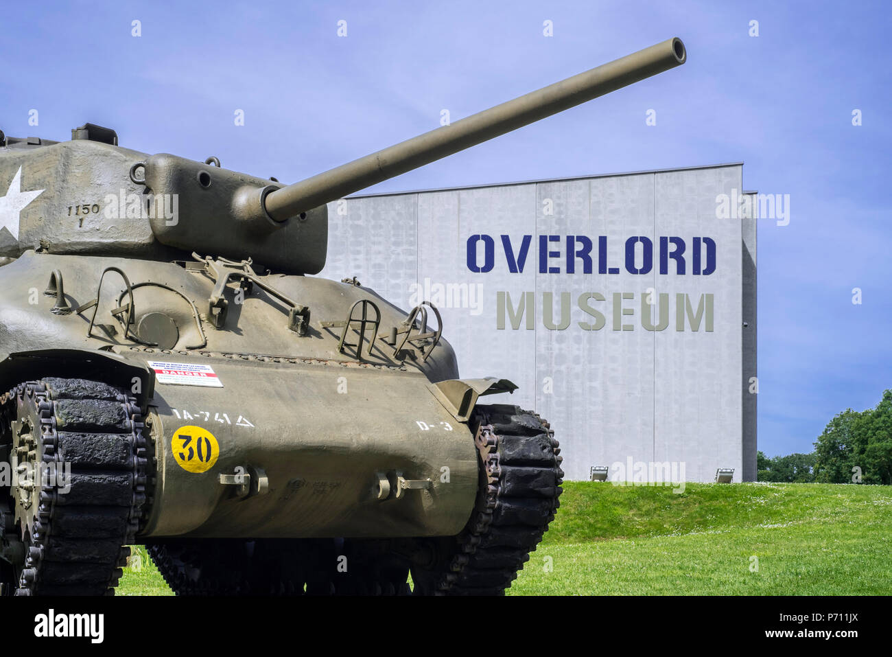 American M4 Sherman à l'Overlord Museum près de Omaha Beach à propos de WW2 débarquement des Alliés au cours D-Day, Colleville-sur-Mer, Normandie, France Banque D'Images