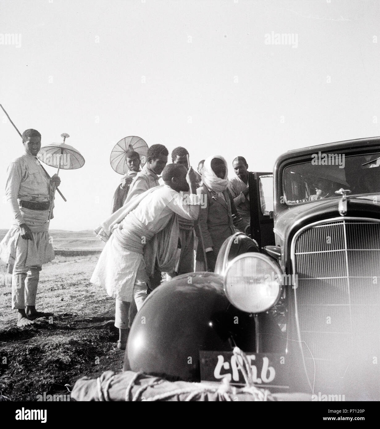 41 ETH-bib-Abessinier neben einem Auto-Abessinienflug 1934-LB MH02-22-0284 Banque D'Images