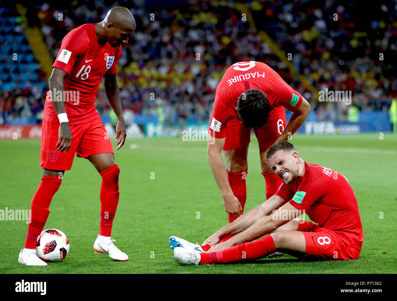 La Jordanie l'Angleterre Henderson se trouve blessé sur le terrain pendant la Coupe du Monde FIFA 2018, série de 16 match au stade du Spartak de Moscou. Banque D'Images