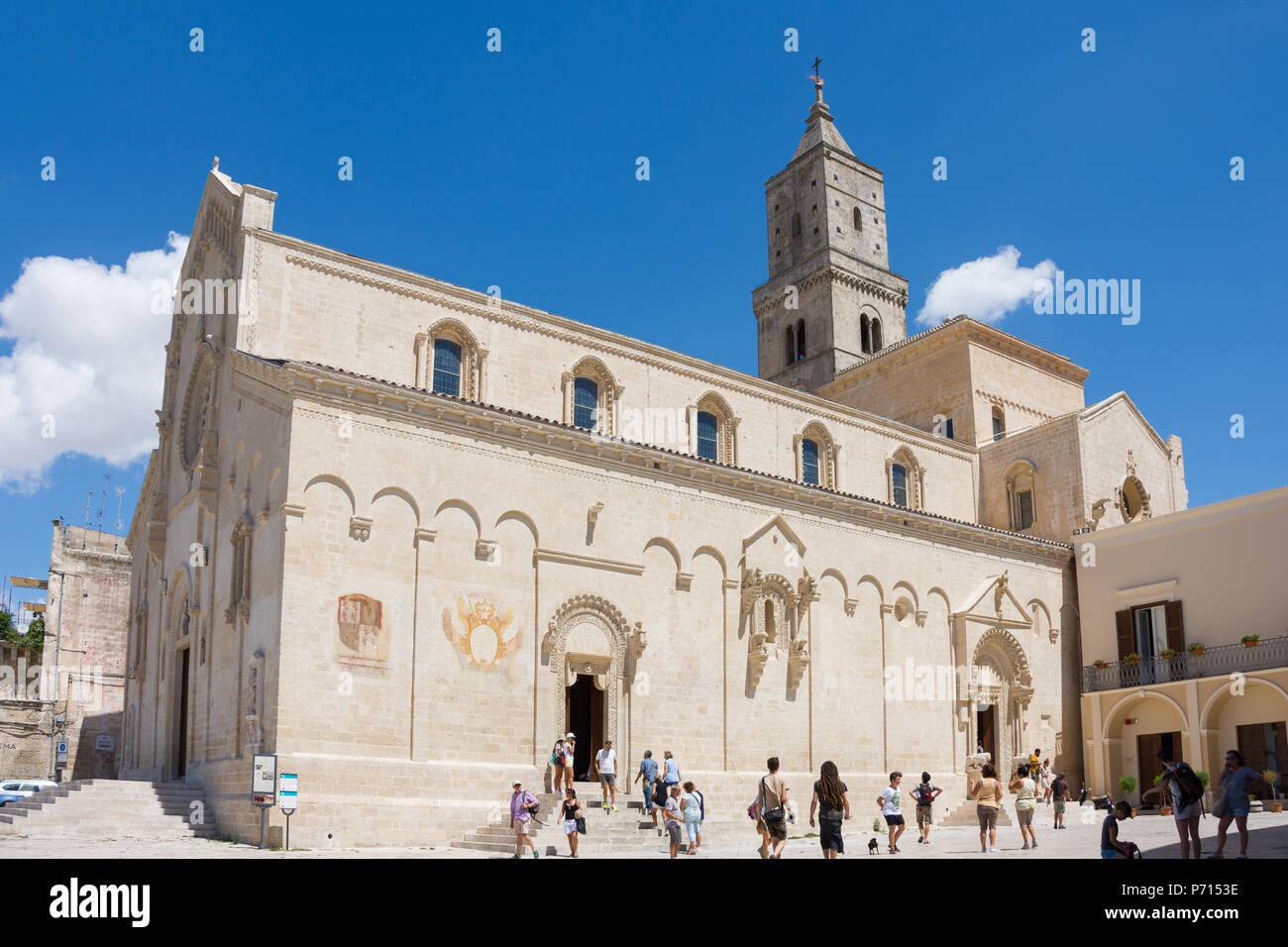 MATERA, ITALIE 12 Août 2017 - Vue de la cathédrale de Matera sous ciel bleu. Matera en Italie l'UNESCO Capitale Européenne de la Culture 2019 Banque D'Images