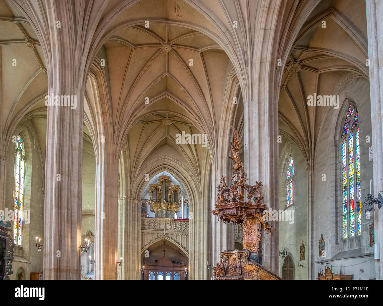 CLUJ-NAPOCA, Roumanie - 24 mars, 2018 : l'intérieur de l'église Saint-Michel à Cluj Napoca, Roumanie Banque D'Images