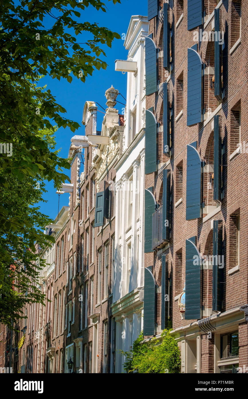 Façades des entrepôts du 18ème siècle converti en propriétés résidentielles, Amsterdam, Pays-Bas Banque D'Images