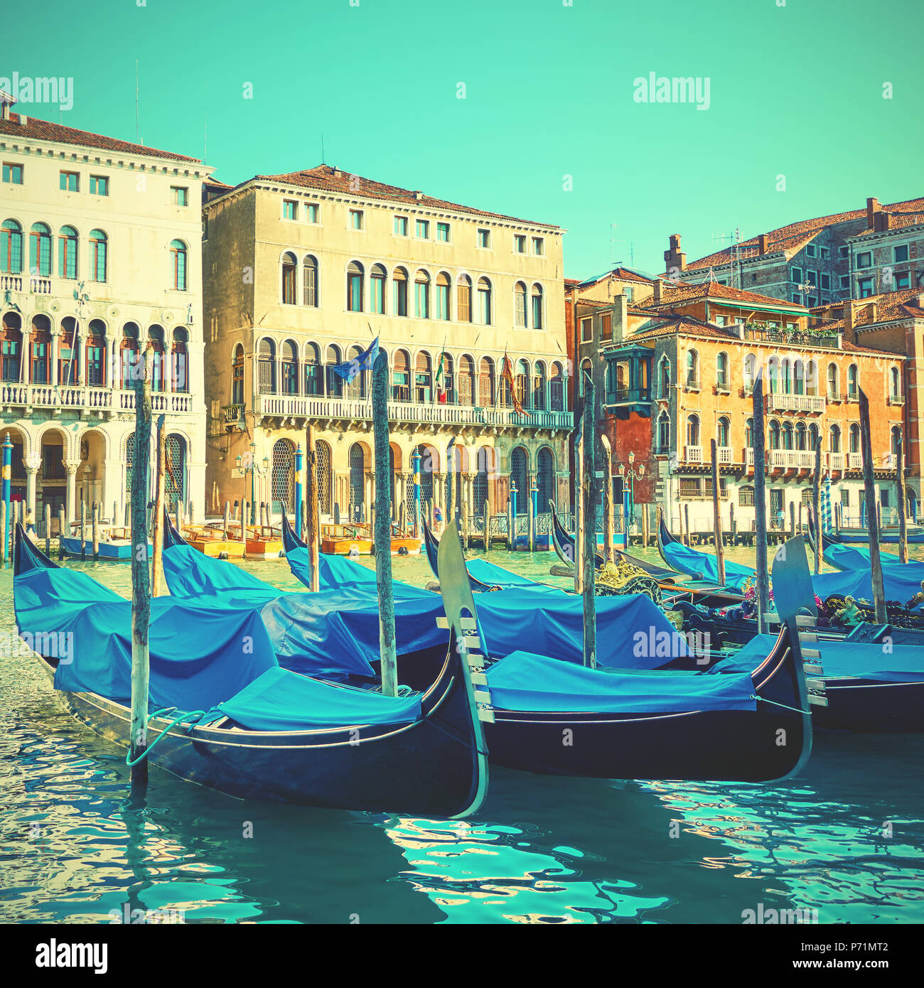 Gondoles sur le Grand Canal à Venise. Style Vintage Banque D'Images