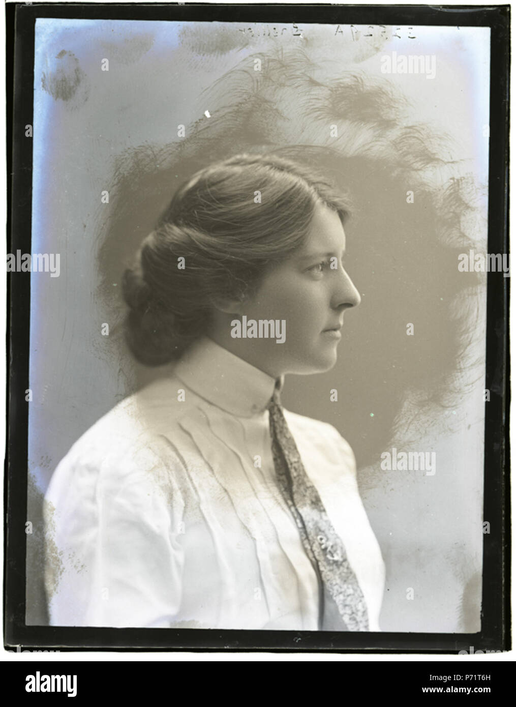 Anglais : DKW 32529UN Grellier L . Ce média Date : 12 mai 2015, 15:59:13 oeuvre originale avant 1944 33 Mlle Grellier, nd (17375739609) Banque D'Images