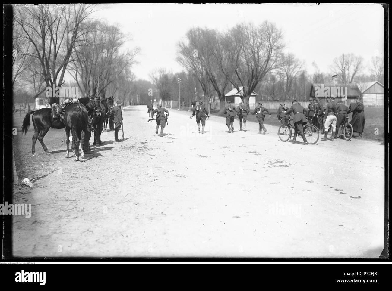 57 Witczak-WitaczyNarcyz ński - Bieg patroli w 1 Pułku Krzyzowa Konnych (107-806-8) Banque D'Images