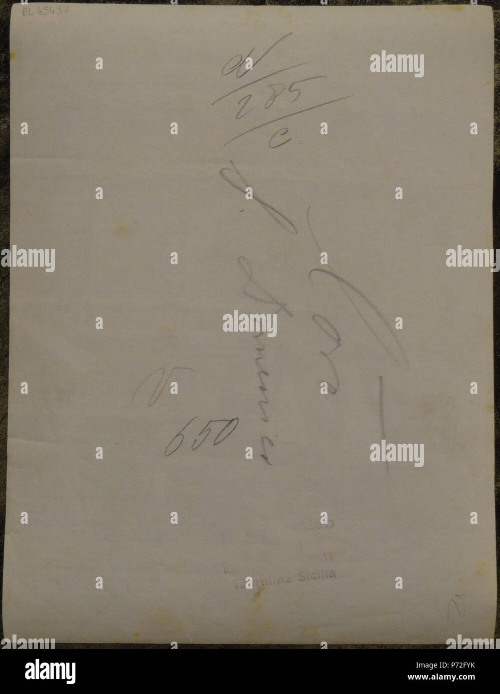 Italiano : Wilhelm Von Gloeden (1856-1931), rétro della foto numero 650. Già nella collezione Texbraun, cortesia della Galerie David Guiraud, Paris. Anglais : Wilhelm Von Gloeden (1856-1931), Inversion de l'image numéro 650. Anciennement dans la collection Texbraun, Courtesy Galerie David Guiraud, Paris. . Ca 1895/1900. 128 Wilhelm Von Gloeden, (1856-1931) - n. 0650 v Banque D'Images