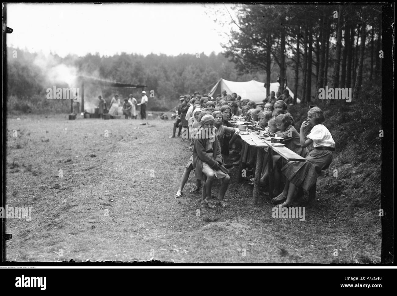 63 Witczak-WitaczyNarcyz ński - Obóz harcerzy z Garwolina (107-824-5) Banque D'Images