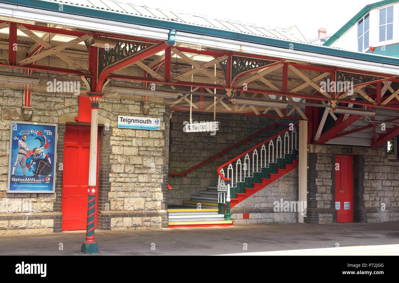 À l'intérieur de la gare de Teignmouth, exploité par First Great Western. Il fait partie de la ligne d'Azur dans le sud du Devon Banque D'Images