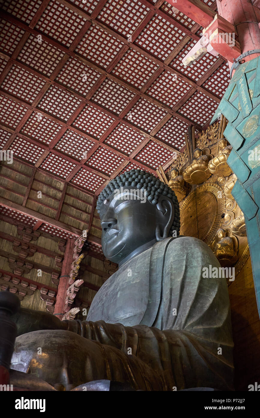 La grande salle du Bouddha dans le Temple Todaiji, UNESCO World Heritage Site, Nara, Honshu, Japon, Asie Banque D'Images