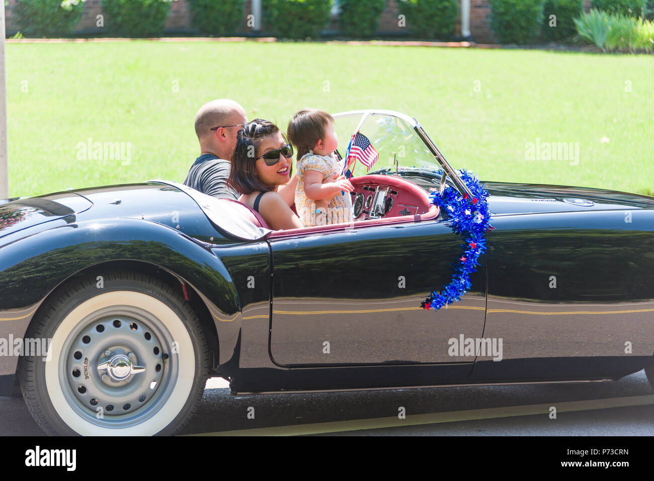 Germmantown, USA. Juillet 4,2018. Germmantown TN, USA. Défilé de voisinage. En 2018. Profitant de la quatrième de juillet. Date de l'indépendance aux États-Unis. Les familles et les amis profitez de la célébration avec les couleurs, les convertibles et les brises fraîches. Temp dans les années 90 (35c) Crédit : Gary Culley/Alamy Live News Banque D'Images