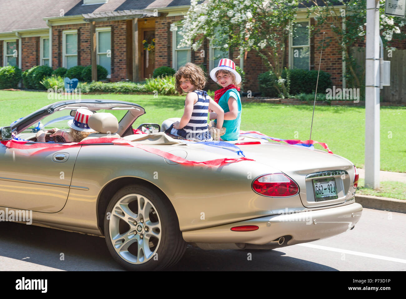 Germmantown, USA. Juillet 4,2018. Germmantown TN, USA. Défilé de voisinage. En 2018. Profitant de la quatrième de juillet. Date de l'indépendance aux États-Unis. Les familles et les amis profitez de la célébration avec les couleurs, les convertibles et les brises fraîches. Temp dans les années 90 (35c) Crédit : Gary Culley/Alamy Live News Banque D'Images