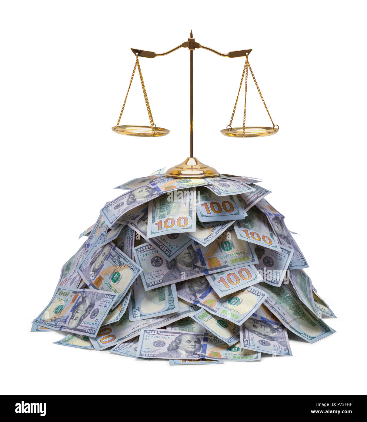 Pile de l'argent avec balance de la Justice au sommet isolé sur blanc. Banque D'Images