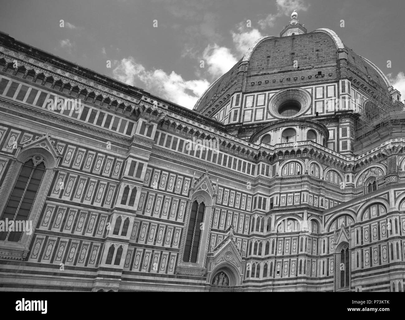 Le duomo ou cathédrale de Santa Maria del Fiore et son célèbre Dôme de Brunelleschi, dans le centre de Florence Italie Banque D'Images