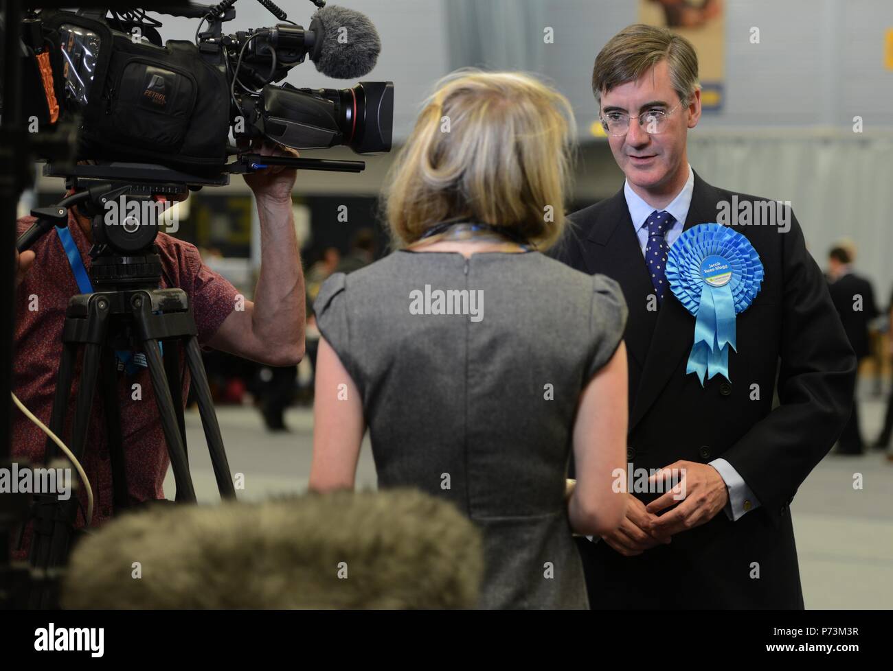 La soirée électorale avec Jacob Rees Mogg debout pour North East Somerset Banque D'Images