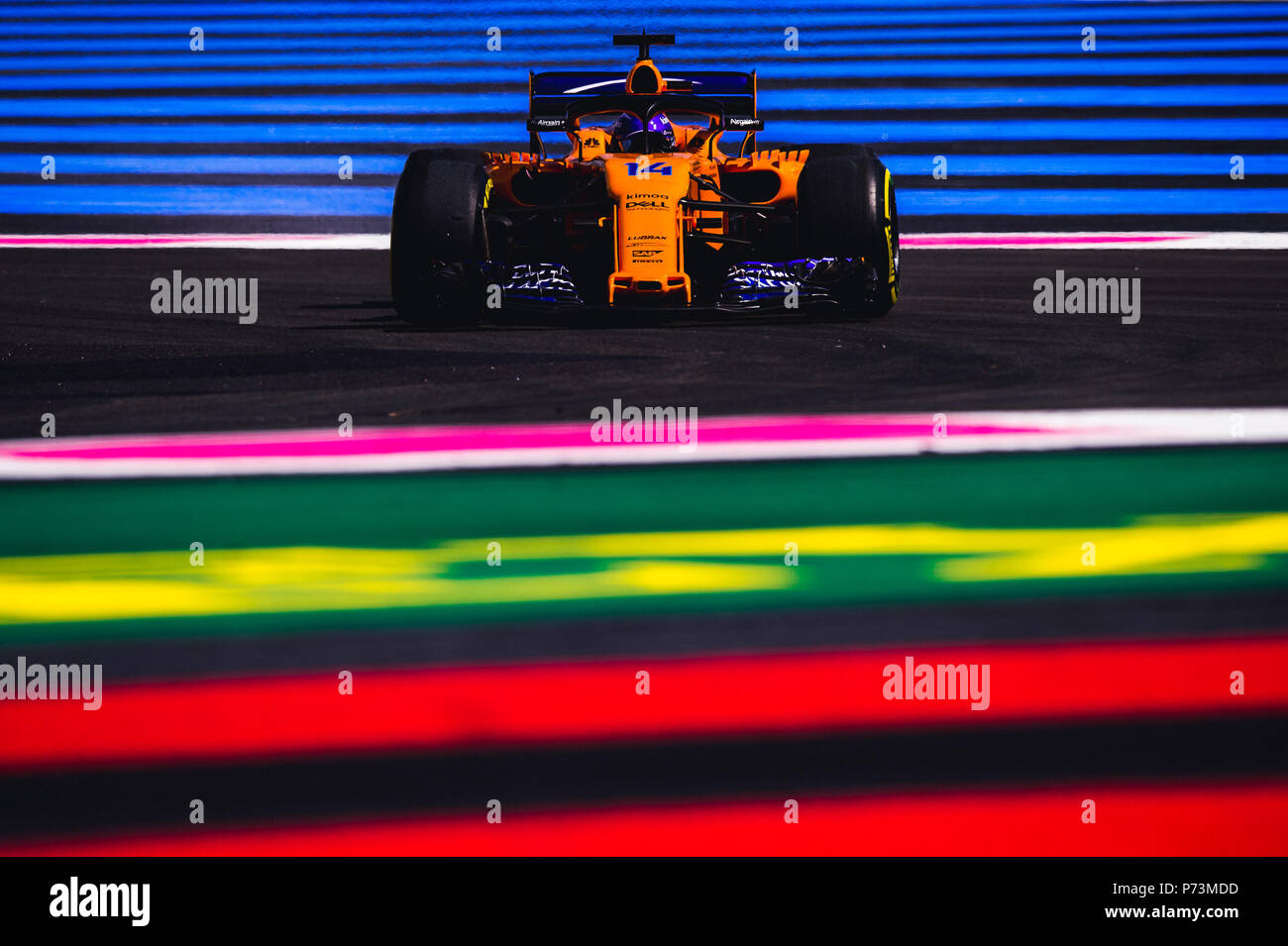 Deux-fois champion du monde Fernando Alonso dans sa voiture de course Mclaren au Grand Prix de France 2018. Crédit : Sergey Savrassov Spacesuit / Médias. Banque D'Images