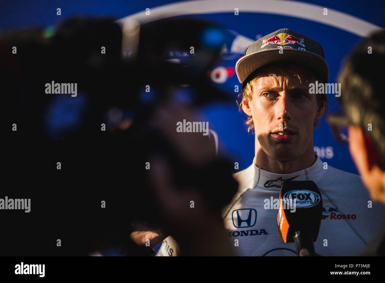 Toro Rosso racer Brendon Hartley interviewée à la 2018 Grand Prix de France. Crédit : Sergey Savrassov Spacesuit / Médias. Banque D'Images