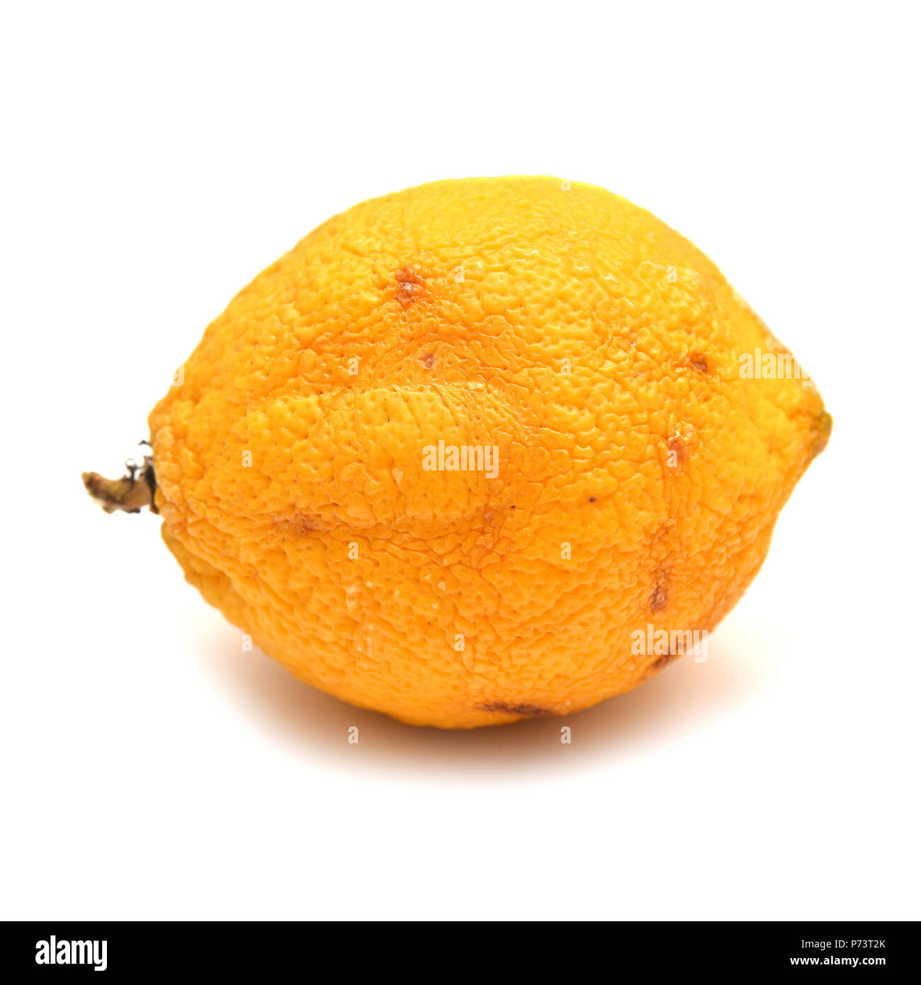 Citron vieux isolated on white Banque D'Images