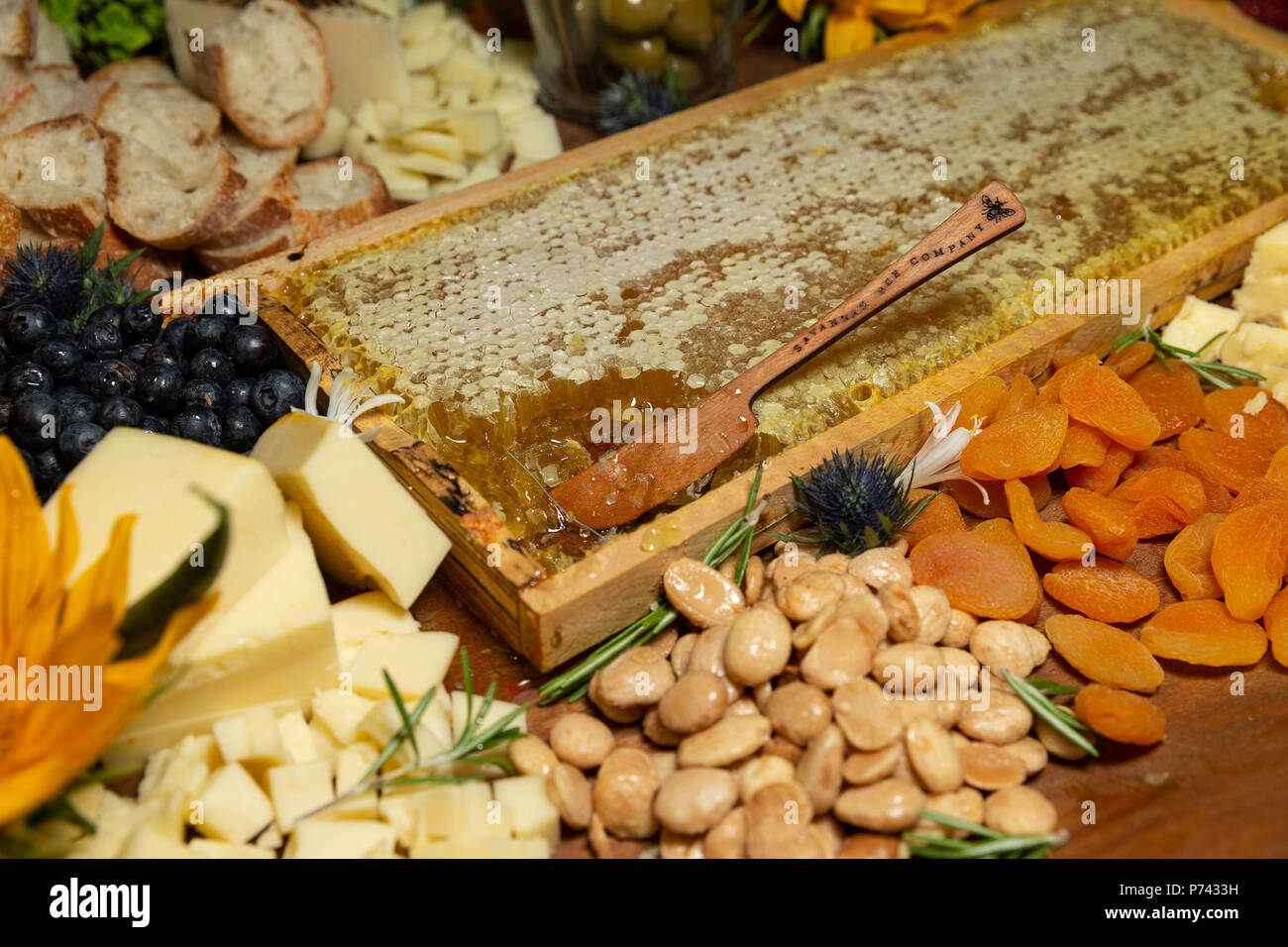 New York, États-Unis. 30 Juin, 2018. SOFI award winner produits de miel par Savannah Bee Company of Connecticut sur l'affichage lors de New York 2018 Summer Fancy Food Show à Jacob Javits Center Crédit : Lev Radin/Pacific Press/Alamy Live News Banque D'Images