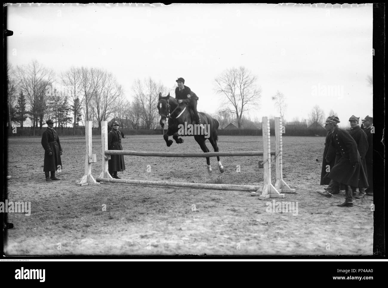 74 Witczak-WitaczyNarcyz ński - Zawody konne w 1 Pułku Krzyzowa Konnych (107-511-2) Banque D'Images