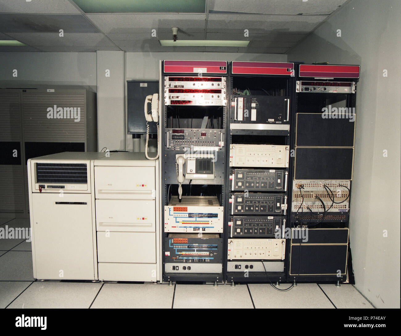 Obsolete computer room 1980s Banque de photographies et d’images à ...