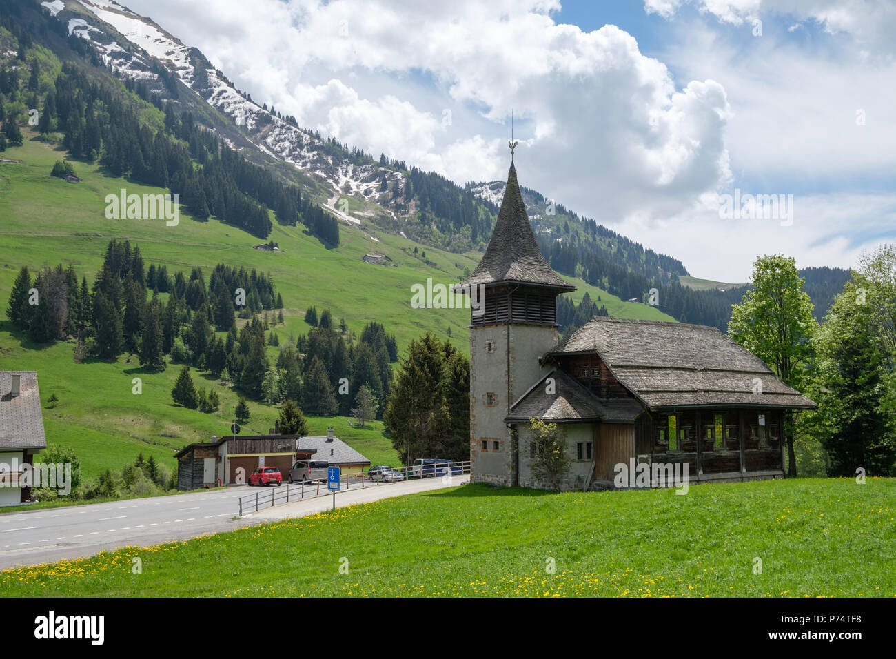 Dans la station de l'église des Mosses, Vaud, Suisse Banque D'Images