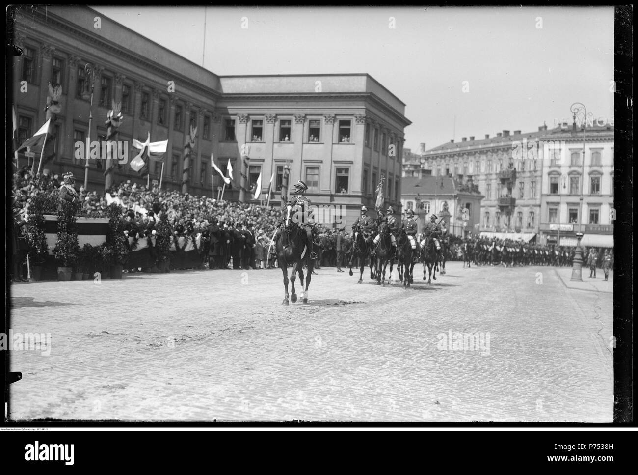 76 Witczak-Witaczy- Święto Narcyz ński Konstytucji 3 maja - obchody na placu Józefa Marszałka Piłsudskiego w Warszawie (107-361-5) Banque D'Images