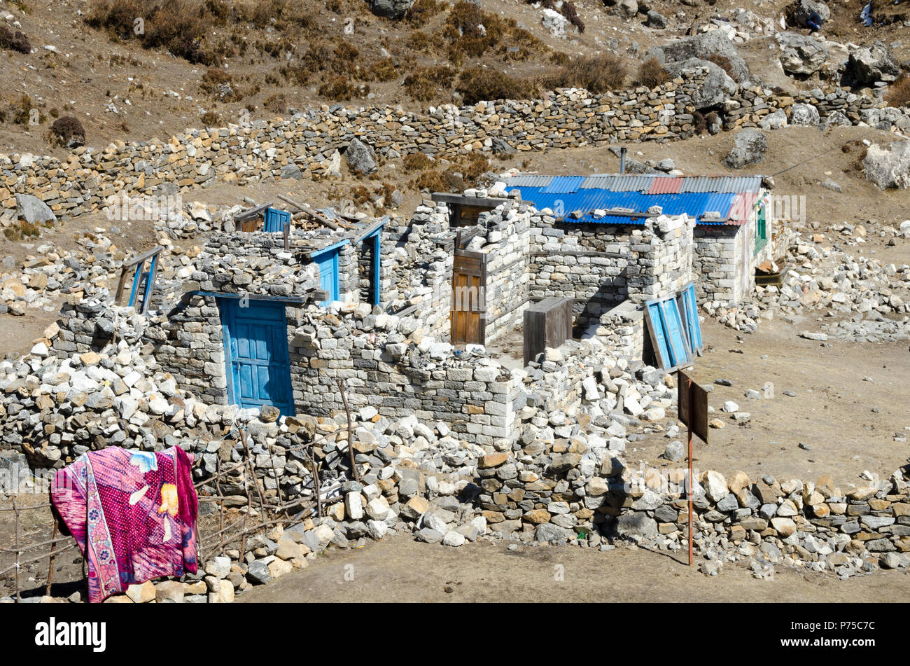 Bâtiment endommagé, séisme Kyanjin Gompa, Langtang, Népal Banque D'Images
