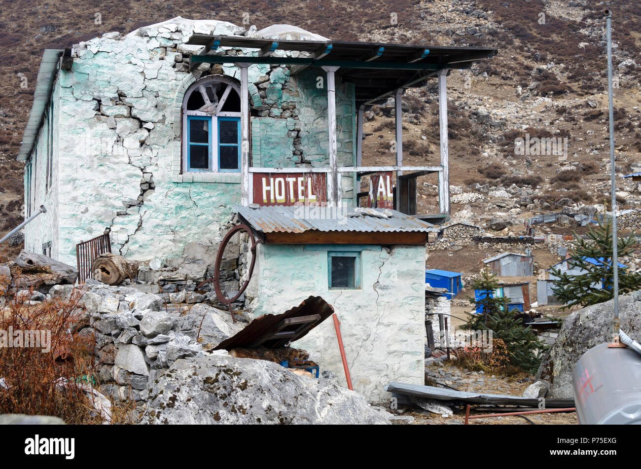 Bâtiment endommagé, séisme Kyanjin Gompa, Langtang, Népal Banque D'Images