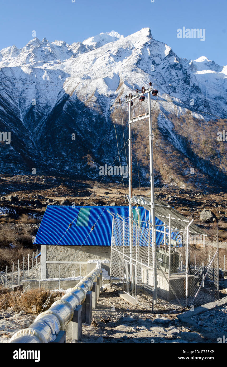 Maison de village à turbine hydro-électrique Kyanjin Gompa, régime, Langtang, Népal Banque D'Images