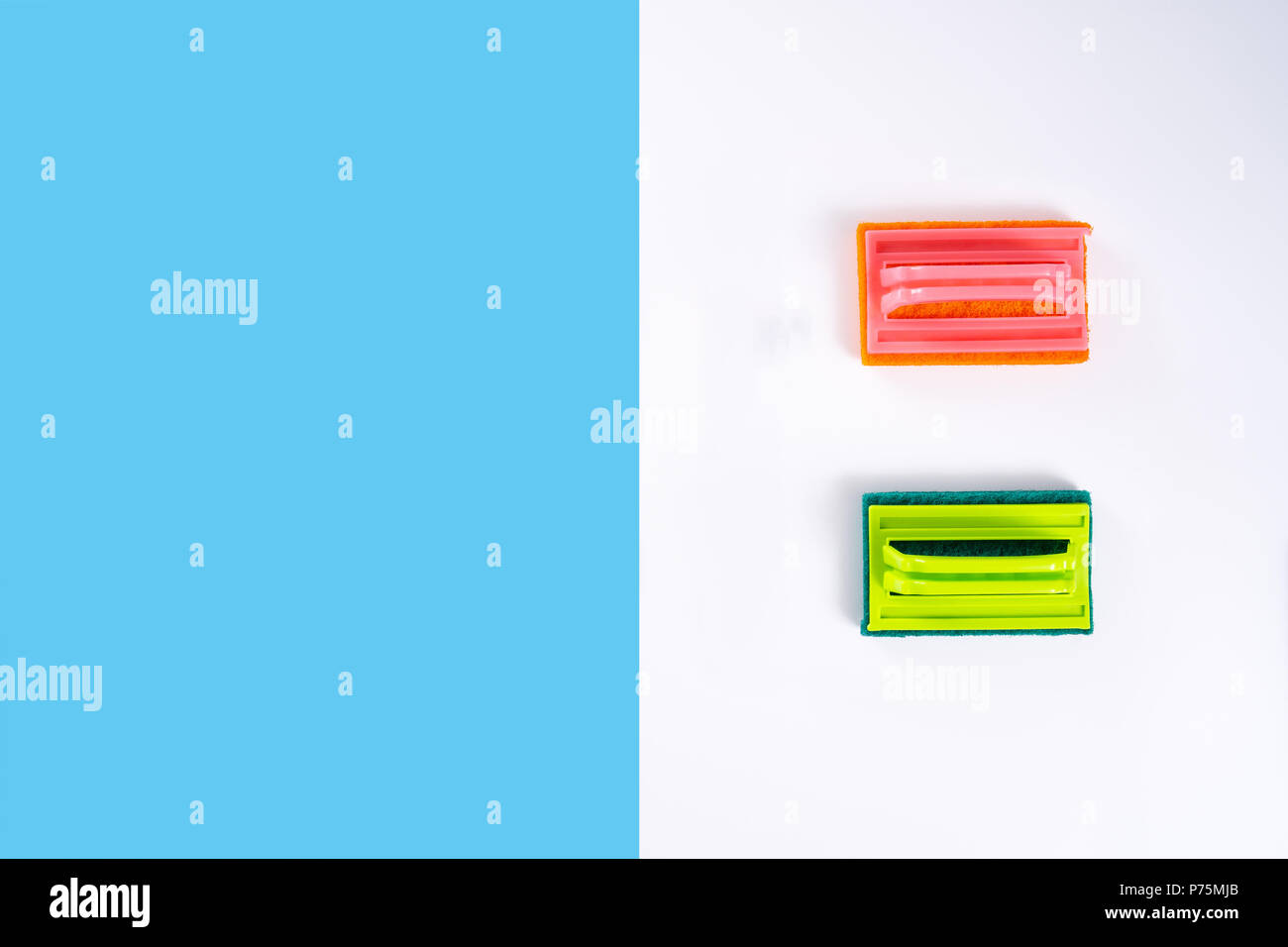 Nettoyage coloré cuisine, salle de bains et d'autres chambres propres service concept Banque D'Images