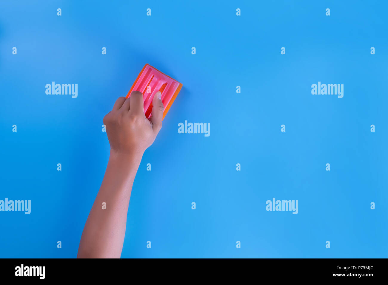 Nettoyage coloré cuisine, salle de bains et d'autres chambres propres service concept Banque D'Images