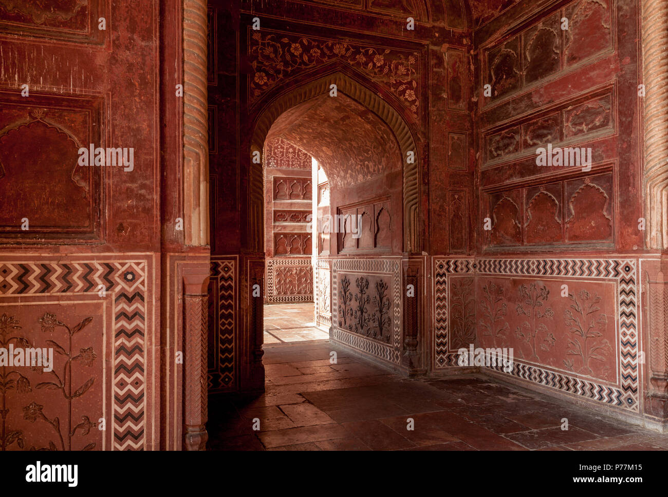 Dans le couloir ocre Mihman Khana, Taj Mahal, Agra, Inde Banque D'Images