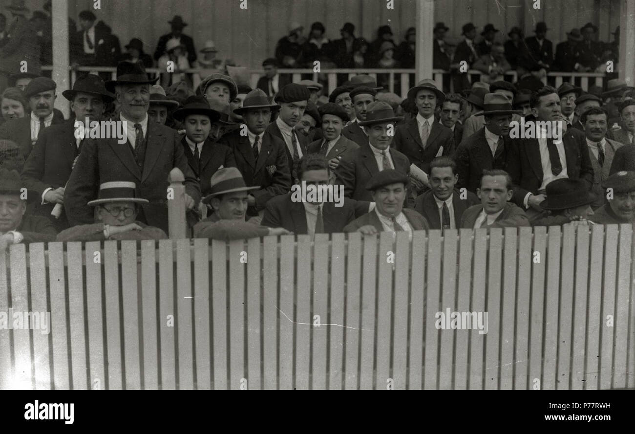 29 Escenas de la final de Campeonato de España en el campo de Atotxa entre los equipos del Real Unión y Real Madrid (1-0) (2 de 18) - Fondo Car-Kutxa Fototeka Banque D'Images