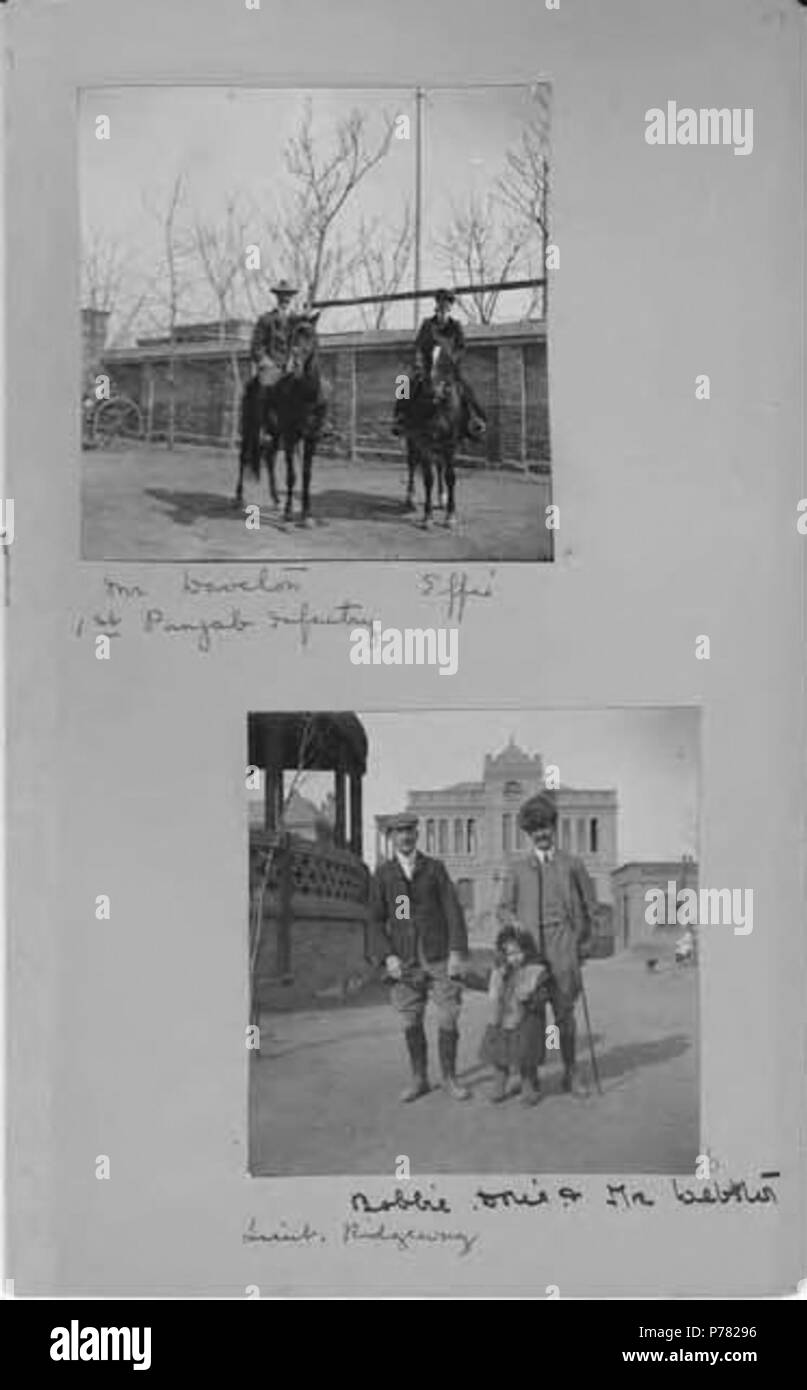 . Anglais : M. Doveton et Effie sur des chevaux ; et Bobbie, Dorie, et M. Webster, ca. 1903 . Anglais : PH Coll 214.D17 . vers 1903 9 Monsieur Doveton et Effie sur des chevaux ; et Bobbie, Dorie, et M. Webster, ca 1903 CHANDLESS (196) Banque D'Images