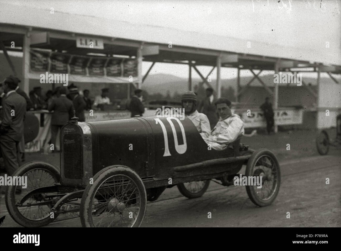 37 I Gran Premio de Autociclos automóvilistico en el circuito de Lasarte (7 de 15) - Fondo Car-Kutxa Fototeka Banque D'Images