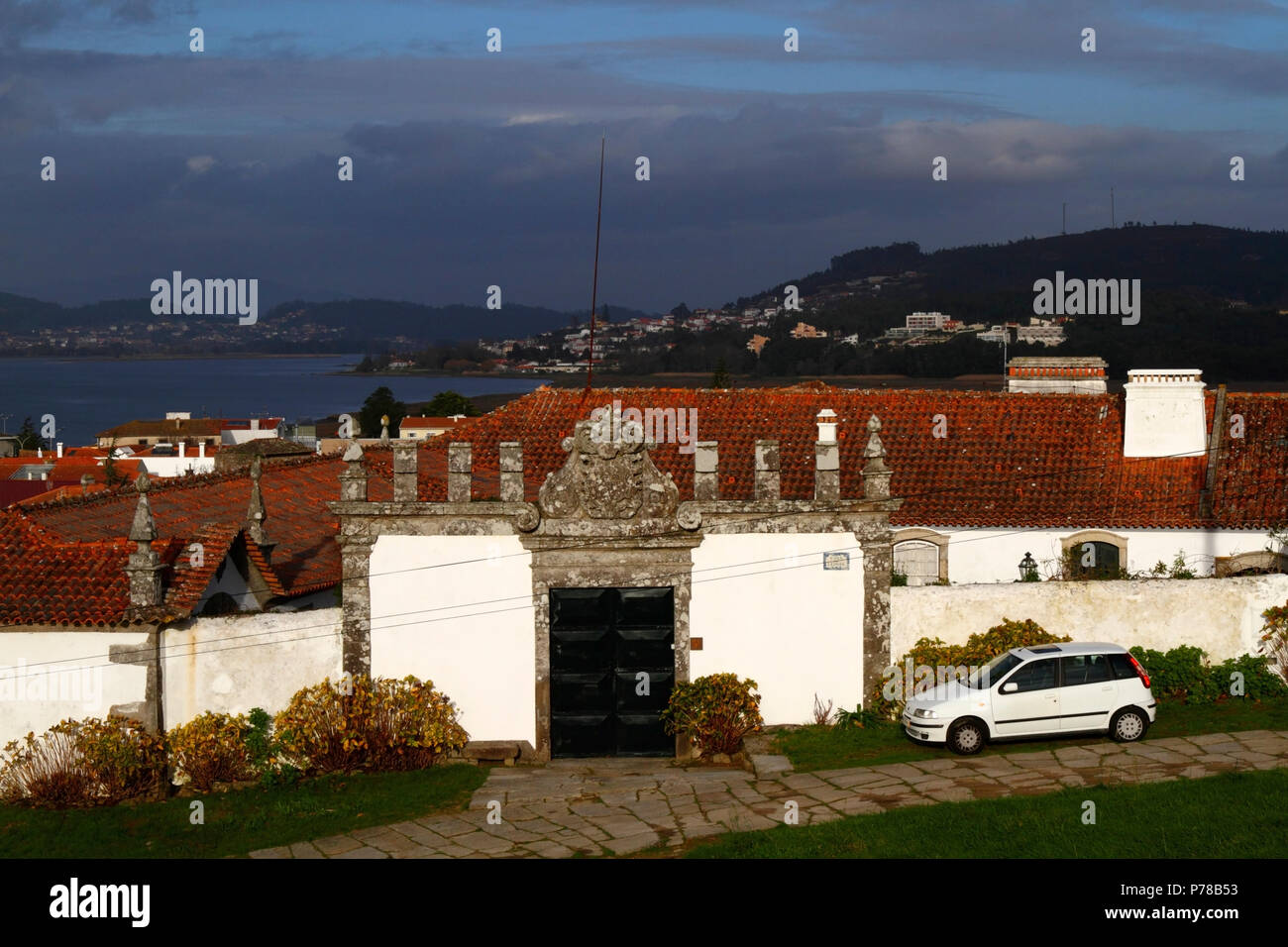 Casa de Leiras, Rio Minho en arrière-plan, Caminha, la province du Minho, au nord du Portugal Banque D'Images