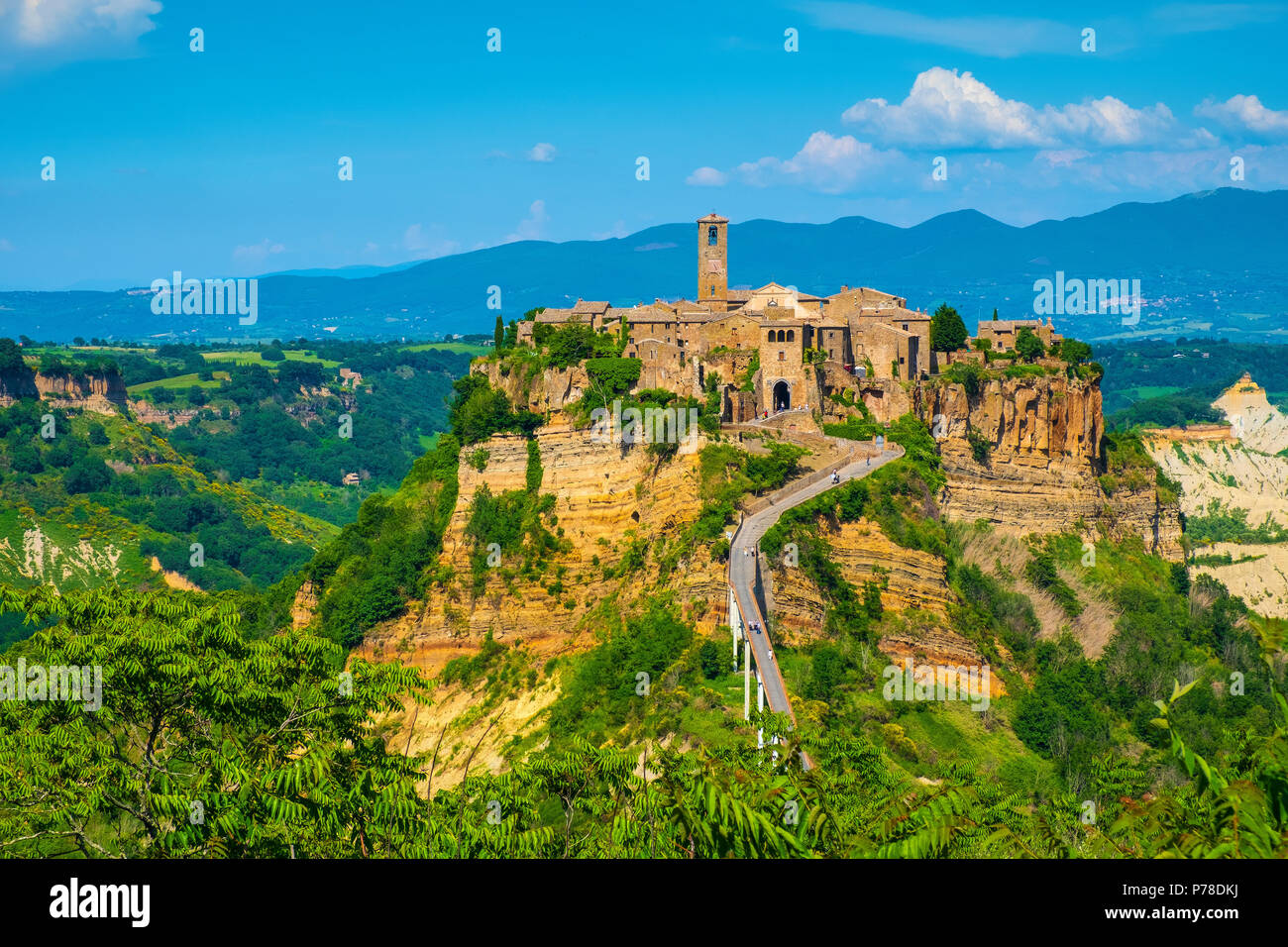 Civita di Bagnoregio, Latium / ITALIE 2018/05/26 Vue panoramique de la ville historique de Civita di Bagnoregio, Latium / ITALIE 2018/05/26 Vue panoramique de la ville historique de