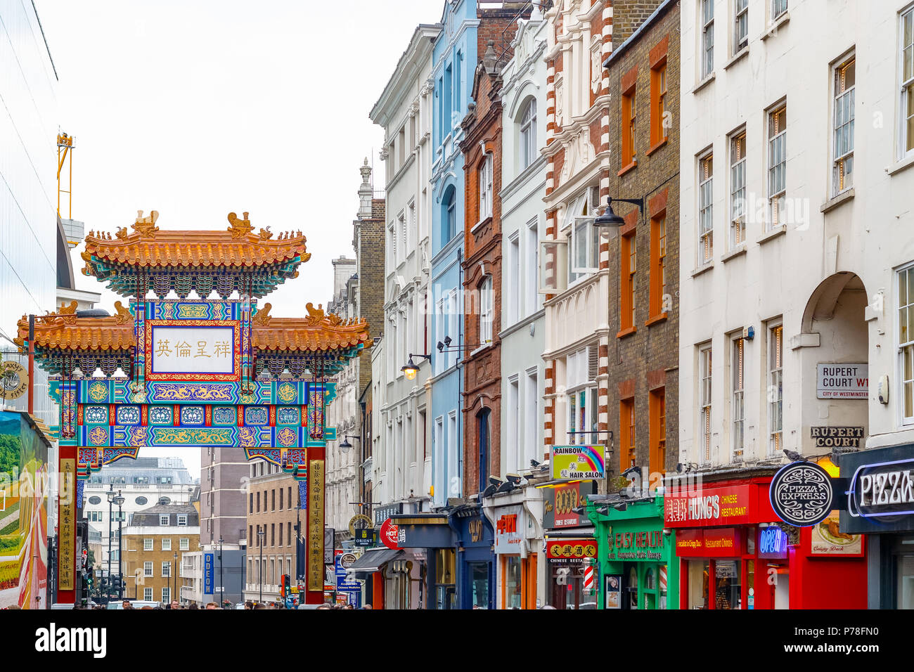 Londres, Royaume-Uni - 22 juin 2018 - London Chinatown dispose de restaurants chinois, des boulangeries et des boutiques de souvenirs à Soho area Banque D'Images