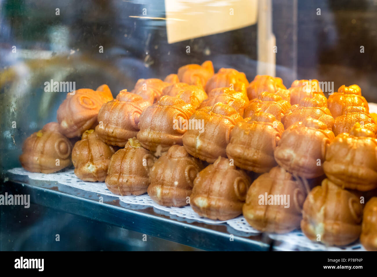 Gateau Japonais En Forme De Poisson Banque D Image Et Photos Alamy