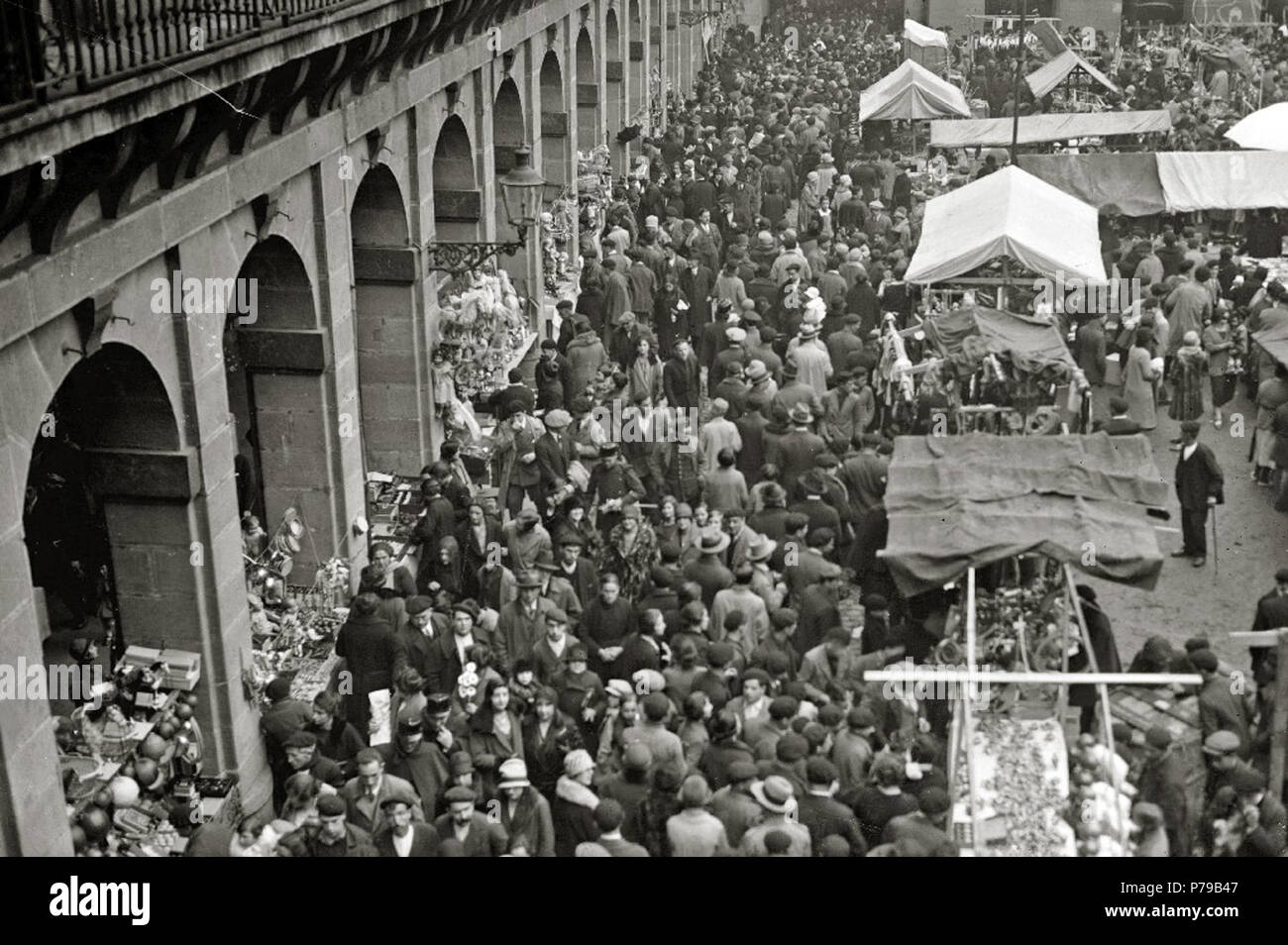 31 Feria de Santo Tomás en la plaza de la Constitución (4 de 4) - Fondo Car-Kutxa Fototeka Banque D'Images