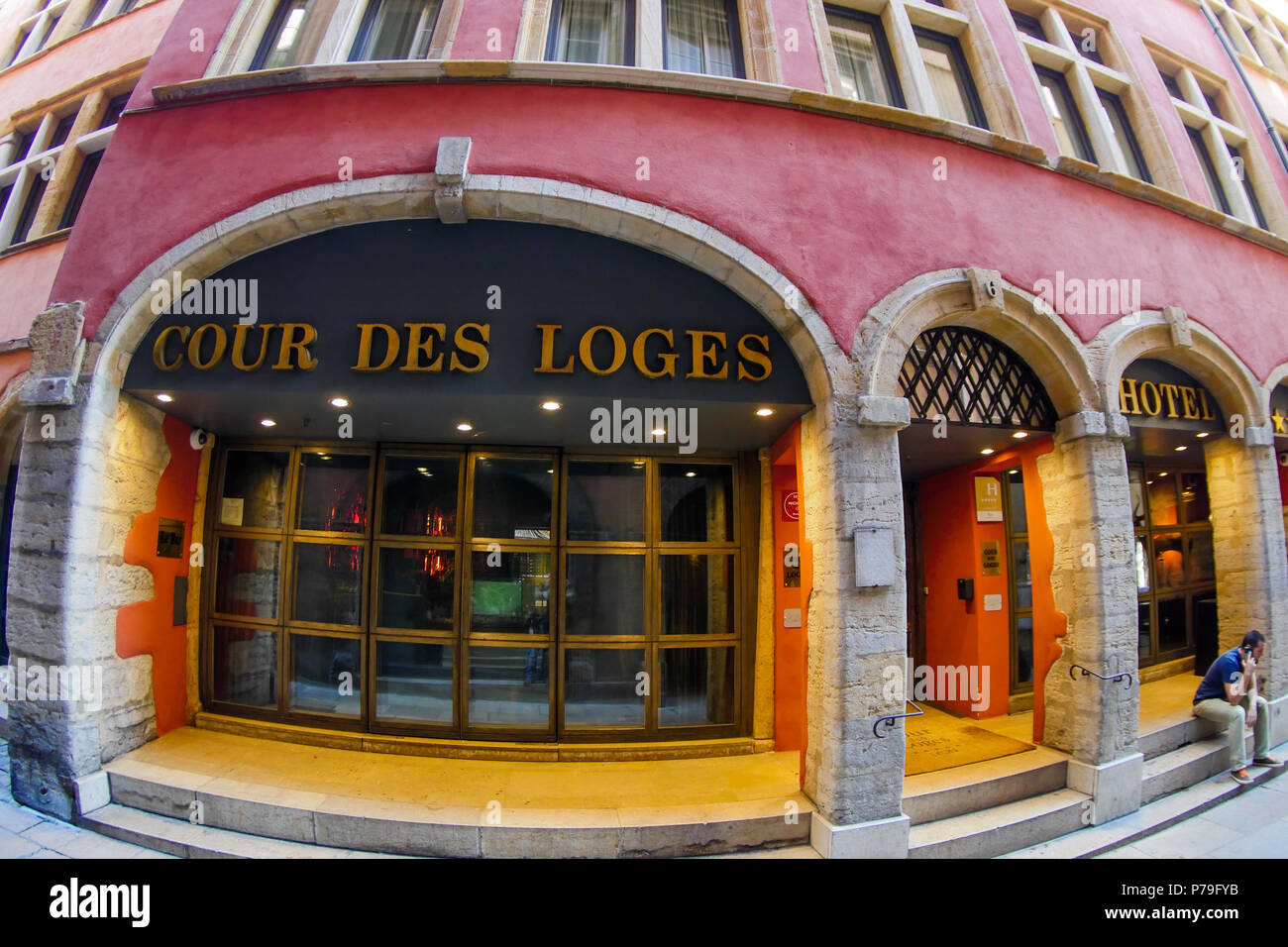 La Cour des Loges, hôtel cinq étoiles, quartier Saint-Jean, Lyon, France  Photo Stock - Alamy