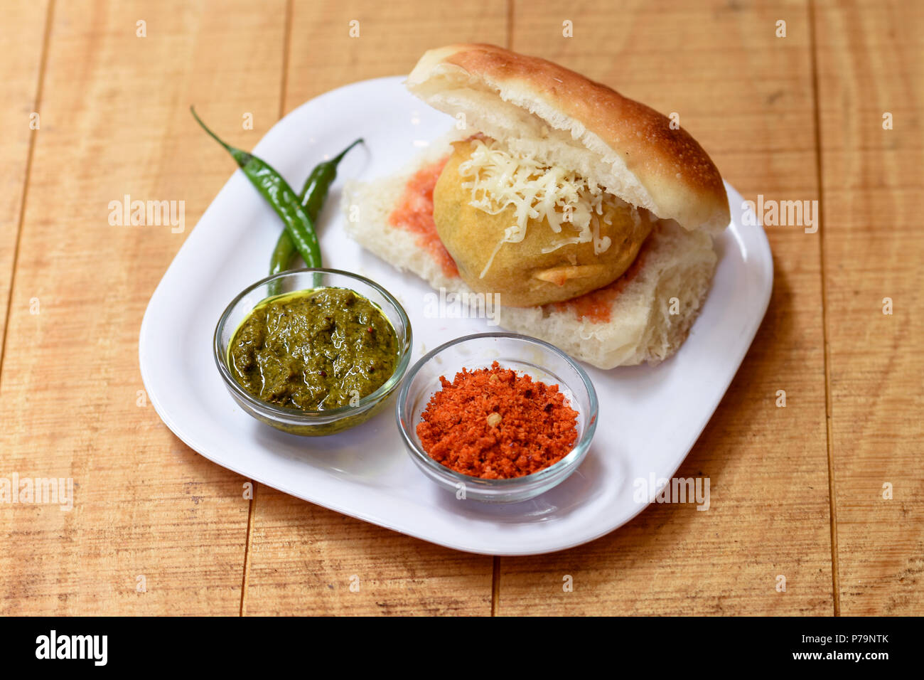 Vada Pav de Maharashtra, Inde Banque D'Images
