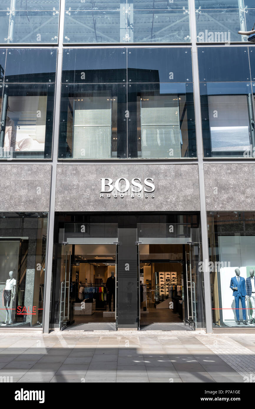 L'extérieur d'un Hugo Boss boutique dans le centre de Manchester, Royaume-Uni Banque D'Images