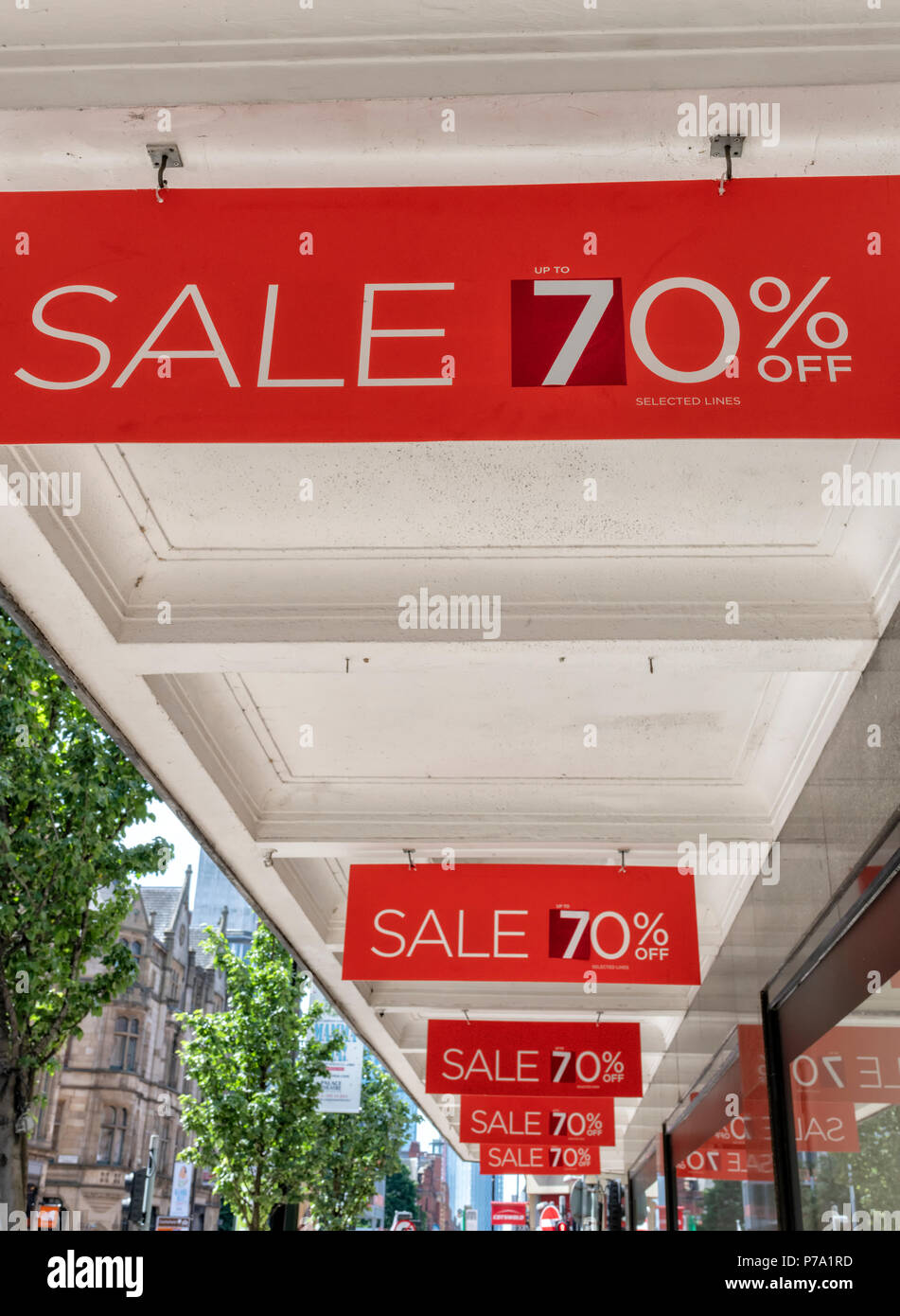 'Sale 70 % off' signe extérieur de la House of Fraser Department Store Banque D'Images