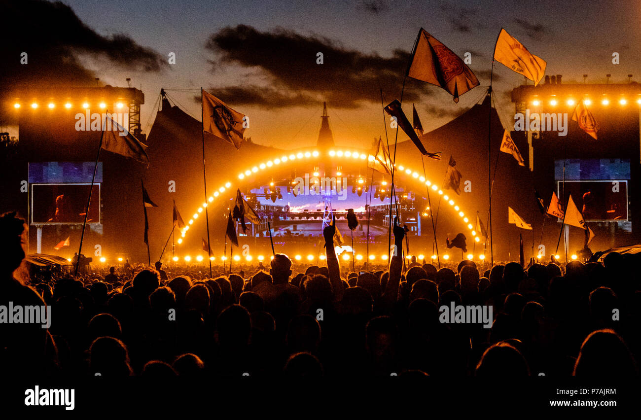 Le Danemark, Roskilde - Juillet 4, 2018. Donnant sur le concert des foules de festivaliers pendant un concert live avec le rappeur américain Eminem au stade Orange lors du festival de musique Festival danois de Roskilde en 2018. (Photo crédit : Gonzales Photo - Flemming Bo Jensen). Gonzales : Crédit Photo/Alamy Live News Banque D'Images