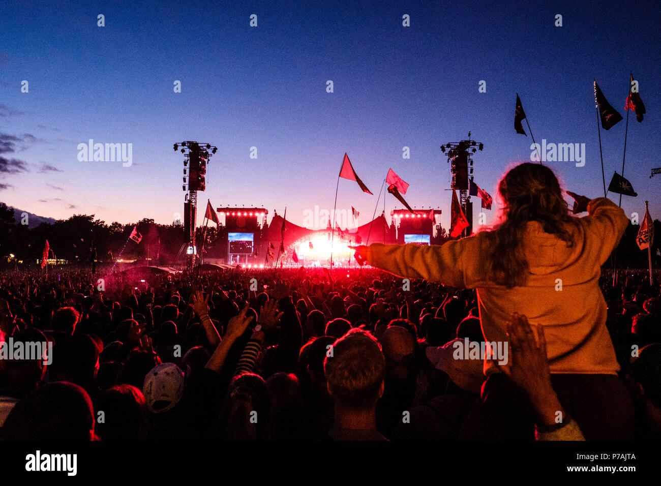 Le Danemark, Roskilde - Juillet 4, 2018. Donnant sur le concert des foules de festivaliers pendant un concert live avec le rappeur américain Eminem au stade Orange lors du festival de musique Festival danois de Roskilde en 2018. (Photo crédit : Gonzales Photo - Flemming Bo Jensen). Gonzales : Crédit Photo/Alamy Live News Banque D'Images