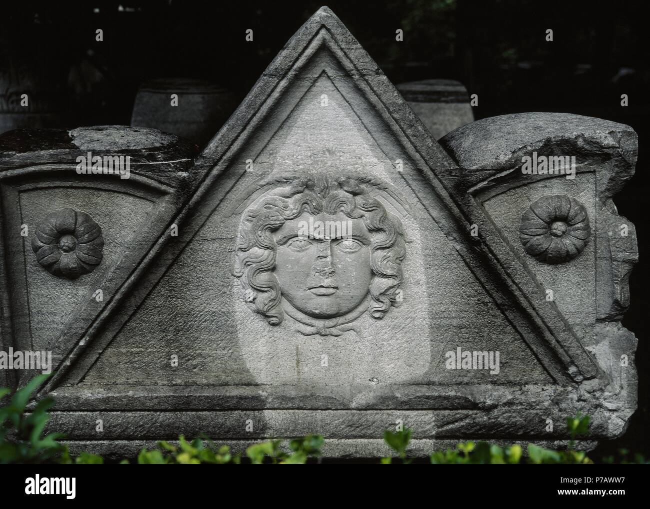 Medusa. Dans une décharge sarcofagus romain. Les musées d'Archéologie d'Istanbul. La Turquie. Banque D'Images