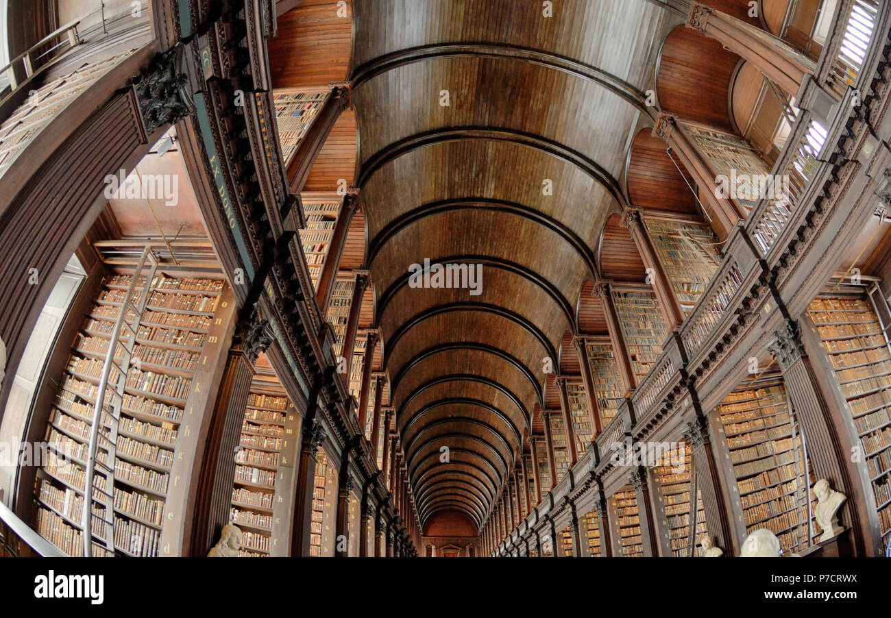 L'ancienne Bibliothèque, Trinity College, Dublin, Irlande - Le Livre de Kells 17. 06, 2018 Banque D'Images