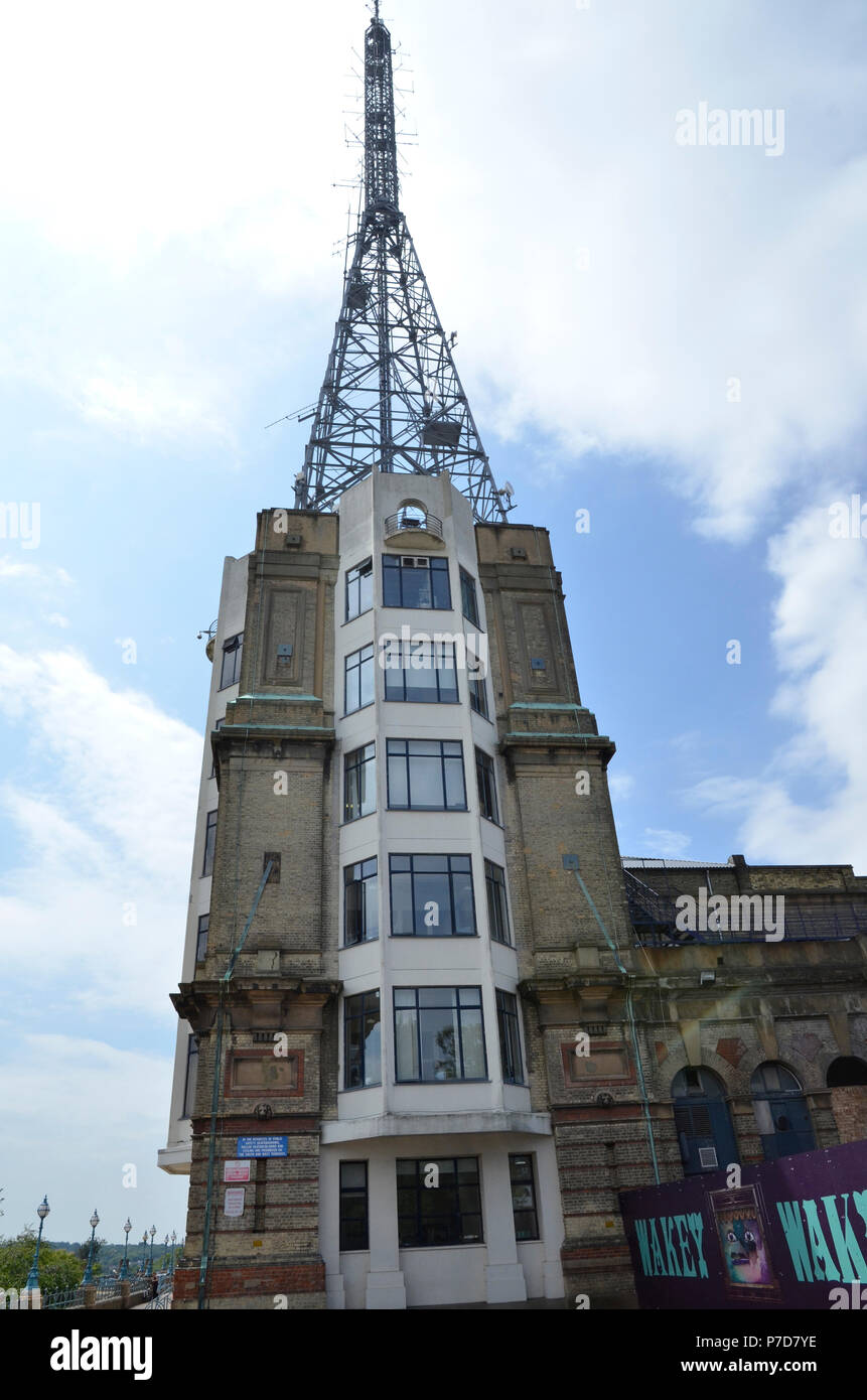 L'émetteur de télévision de la BBC à l'Alexandra Palace lieu de divertissement et de sports dans le nord de Londres. Banque D'Images