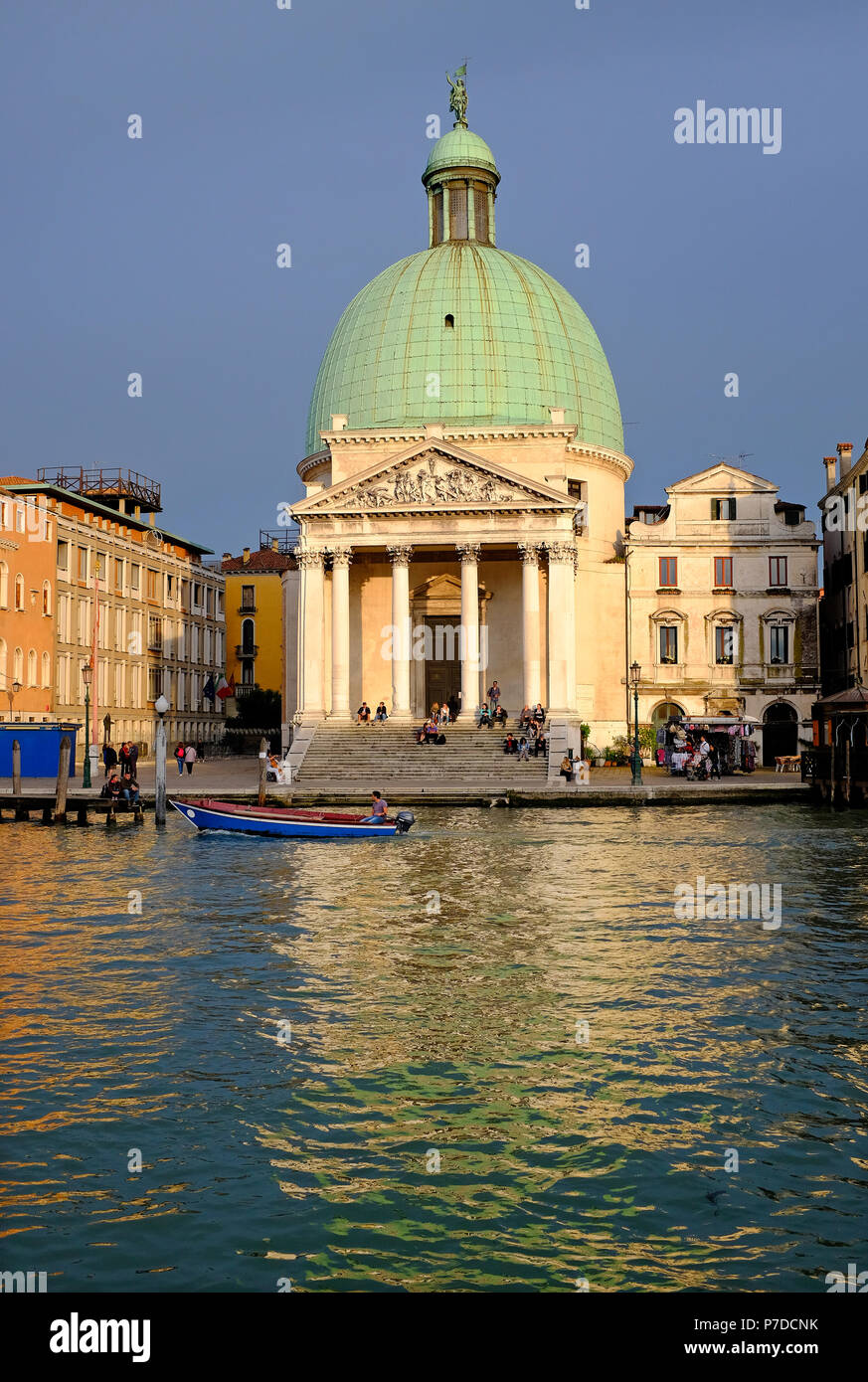 Eglise de San Simeone Piccolo sur le grand canal, Venise, Italie Banque D'Images